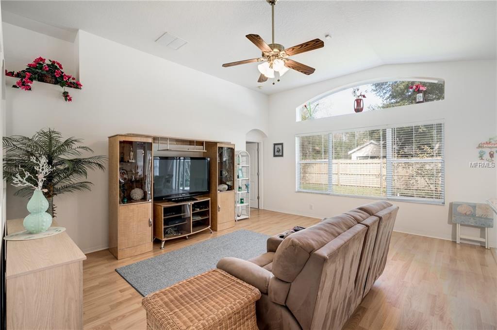 9207 MEADOWMONT COURT, TAMPA, Florida 33626, 3 Bedrooms Bedrooms, 7 Rooms Rooms,2 BathroomsBathrooms,Residential,For sale,MEADOWMONT,U7847264