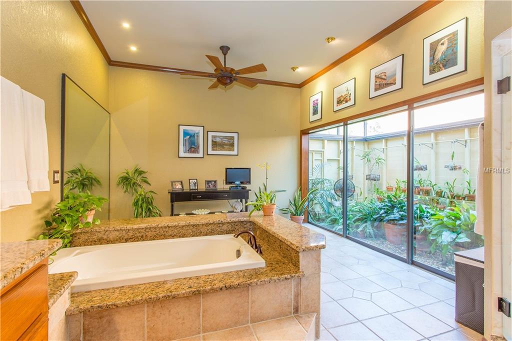 3810 KINSLEY PLACE, WINTER PARK, Florida 32792, 4 Bedrooms Bedrooms, 10 Rooms Rooms,3 BathroomsBathrooms,Residential,For sale,KINSLEY,O5509233