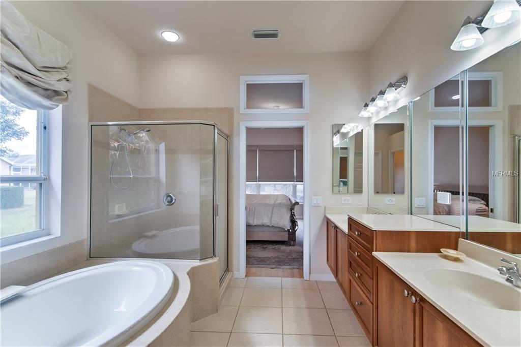 6106 KINGBIRD MANOR DR, LITHIA, Florida 33547, 3 Bedrooms Bedrooms, 7 Rooms Rooms,3 BathroomsBathrooms,Residential,For sale,KINGBIRD MANOR DR,T2926974