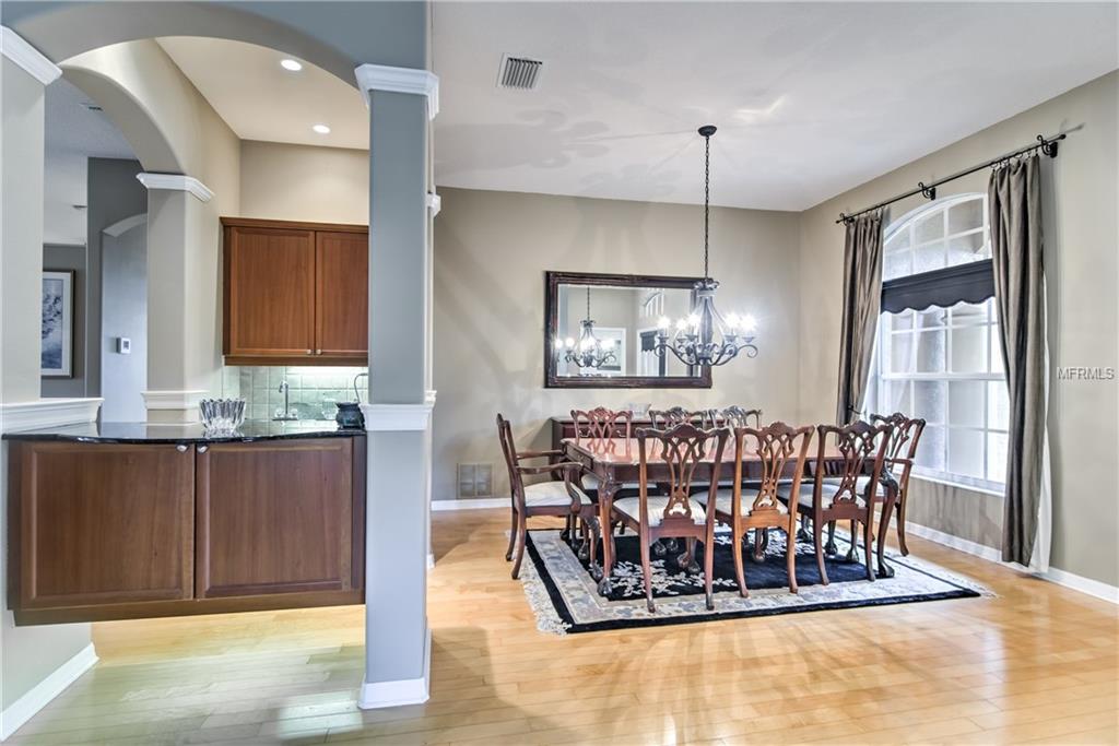 6106 KINGBIRD MANOR DR, LITHIA, Florida 33547, 3 Bedrooms Bedrooms, 7 Rooms Rooms,3 BathroomsBathrooms,Residential,For sale,KINGBIRD MANOR DR,T2926974