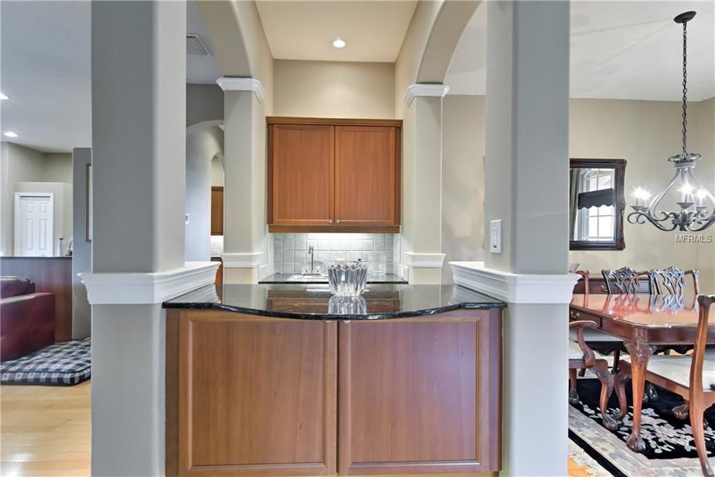 6106 KINGBIRD MANOR DR, LITHIA, Florida 33547, 3 Bedrooms Bedrooms, 7 Rooms Rooms,3 BathroomsBathrooms,Residential,For sale,KINGBIRD MANOR DR,T2926974