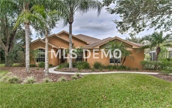 6106 KINGBIRD MANOR DR, LITHIA, Florida 33547, 3 Bedrooms Bedrooms, 7 Rooms Rooms,3 BathroomsBathrooms,Residential,For sale,KINGBIRD MANOR DR,T2926974