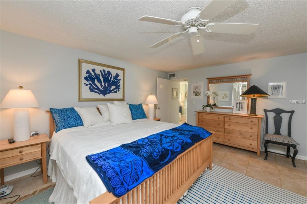 714 SPANISH DRIVE S, LONGBOAT KEY, Florida 34228, 2 Bedrooms Bedrooms, 7 Rooms Rooms,2 BathroomsBathrooms,Residential,For sale,SPANISH,A4210015