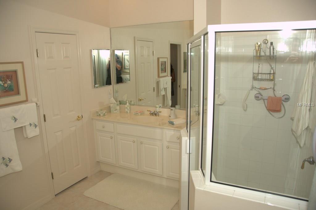 7228 SOUTHGATE COURT, SARASOTA, Florida 34243, 3 Bedrooms Bedrooms, 6 Rooms Rooms,2 BathroomsBathrooms,Residential,For sale,SOUTHGATE,A4200281