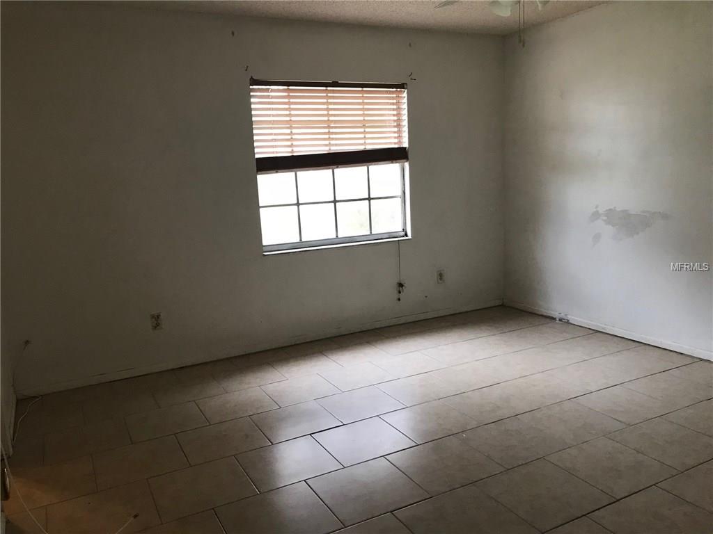 1041 FALCON STREET, DELTONA, Florida 32725, 2 Bedrooms Bedrooms, 4 Rooms Rooms,2 BathroomsBathrooms,Residential,For sale,FALCON,V4721586