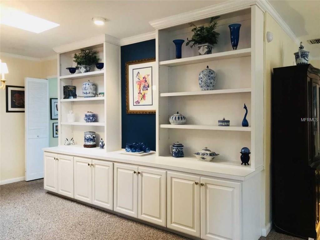 7107 HALIFAX COURT, TAMPA, Florida 33615, 4 Bedrooms Bedrooms, 5 Rooms Rooms,2 BathroomsBathrooms,Residential,For sale,HALIFAX,T2923687