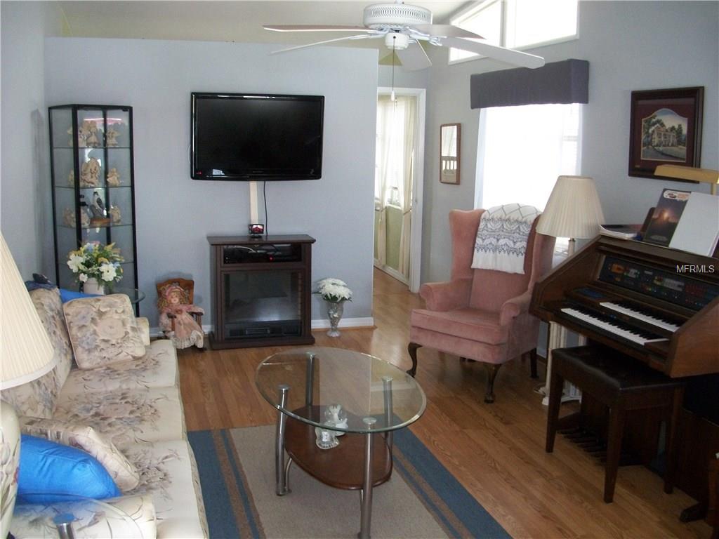 20000 N US HIGHWAY 19 N, CLEARWATER, Florida 33764, 2 Bedrooms Bedrooms, 4 Rooms Rooms,1 BathroomBathrooms,Residential,For sale,US HIGHWAY 19,U7847508