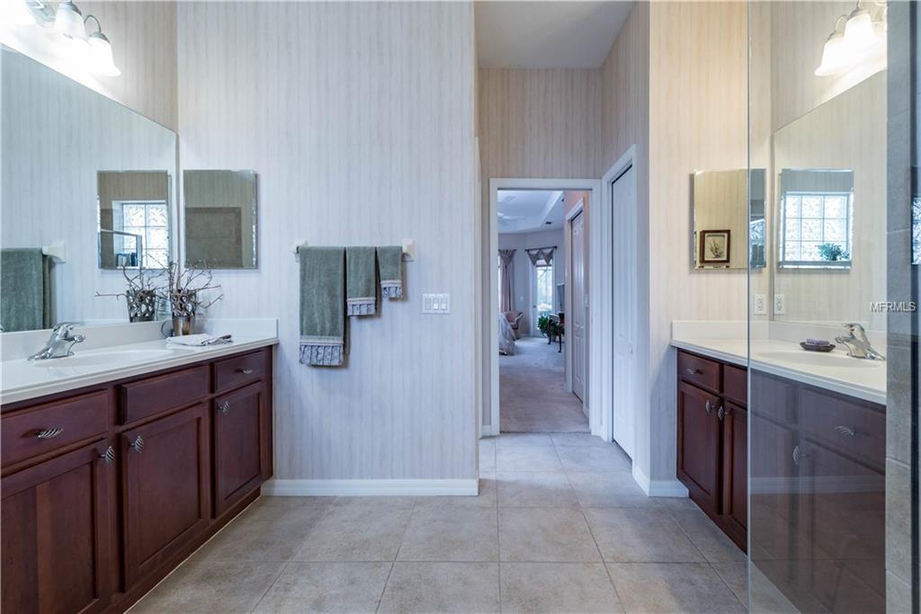 12034 GRANITE WOODS LOOP, VENICE, Florida 34292, 4 Bedrooms Bedrooms, 7 Rooms Rooms,3 BathroomsBathrooms,Residential,For sale,GRANITE WOODS,D5922741