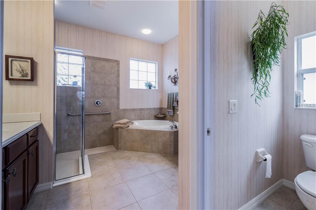 12034 GRANITE WOODS LOOP, VENICE, Florida 34292, 4 Bedrooms Bedrooms, 7 Rooms Rooms,3 BathroomsBathrooms,Residential,For sale,GRANITE WOODS,D5922741