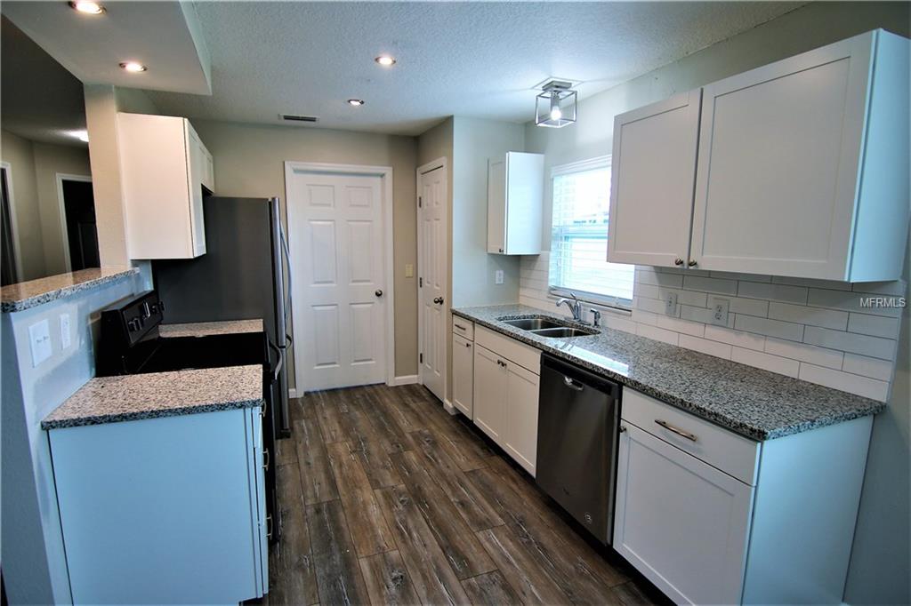 8801 PAUL BUCHMAN HIGHWAY, PLANT CITY, Florida 33565, 3 Bedrooms Bedrooms, 5 Rooms Rooms,2 BathroomsBathrooms,Residential,For sale,PAUL BUCHMAN,T2928421