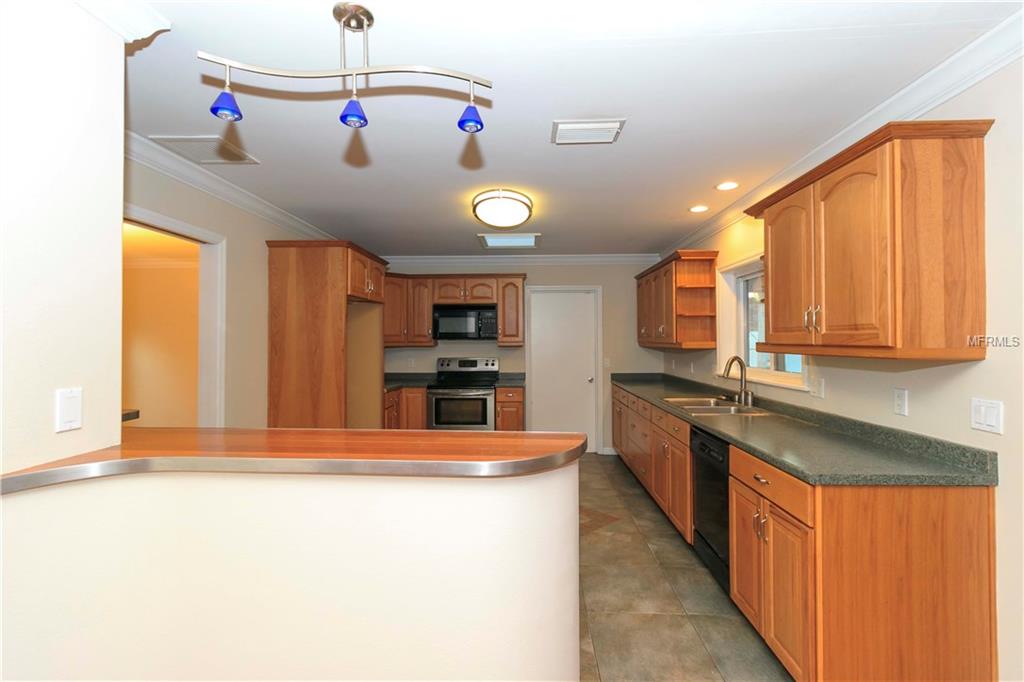 2715 MAE LOMA COURT, ORLANDO, Florida 32806, 3 Bedrooms Bedrooms, 6 Rooms Rooms,2 BathroomsBathrooms,Residential,For sale,MAE LOMA,O5535984