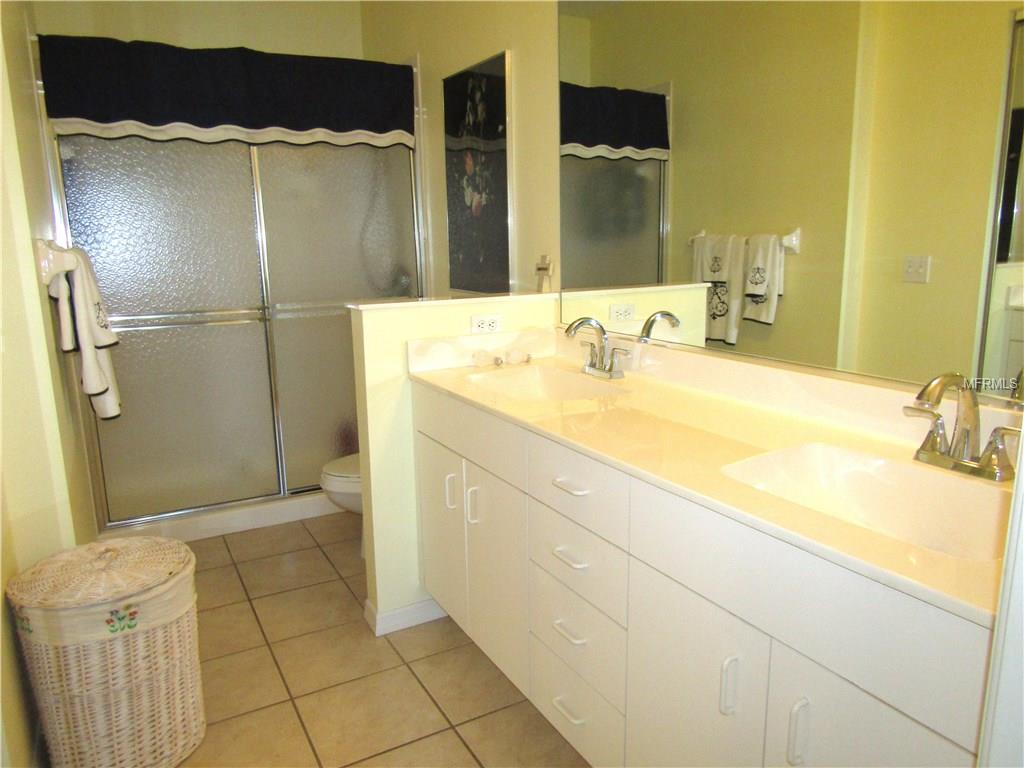 406 LAUREL LAKE DRIVE, VENICE, Florida 34292, 2 Bedrooms Bedrooms, 8 Rooms Rooms,2 BathroomsBathrooms,Residential,For sale,LAUREL LAKE,N5914884