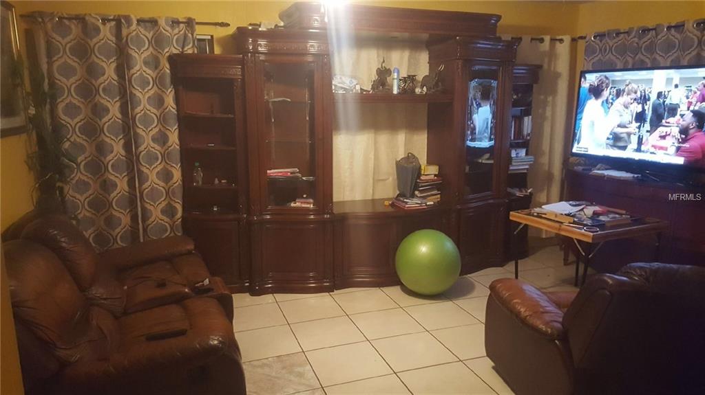 223 LA PAZ DRIVE, KISSIMMEE, Florida 34743, 3 Bedrooms Bedrooms, 6 Rooms Rooms,3 BathroomsBathrooms,Residential,For sale,LA PAZ,S4853748