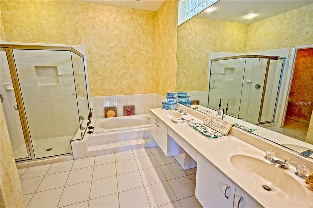 8721 52ND DRIVE E, BRADENTON, Florida 34211, 2 Bedrooms Bedrooms, 6 Rooms Rooms,2 BathroomsBathrooms,Residential,For sale,52ND,A4209140