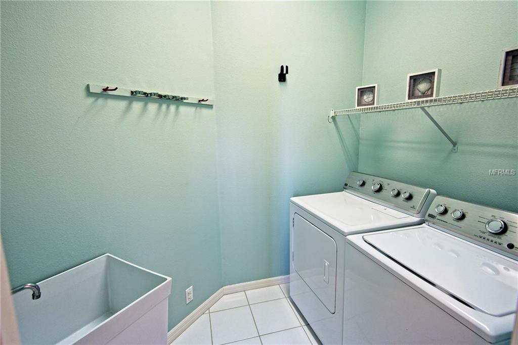 8721 52ND DRIVE E, BRADENTON, Florida 34211, 2 Bedrooms Bedrooms, 6 Rooms Rooms,2 BathroomsBathrooms,Residential,For sale,52ND,A4209140