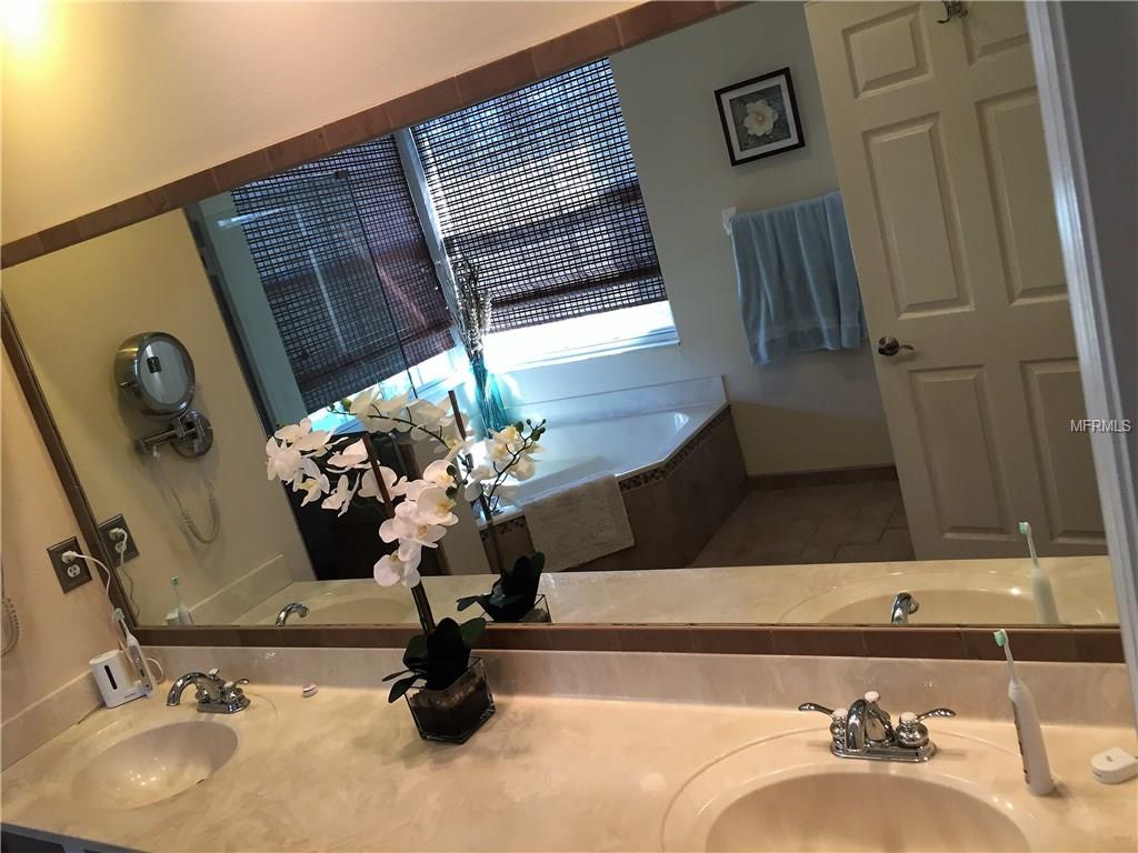 10443 SPARKLE COURT, ORLANDO, Florida 32836, 3 Bedrooms Bedrooms, 6 Rooms Rooms,2 BathroomsBathrooms,Residential,For sale,SPARKLE,O5561115