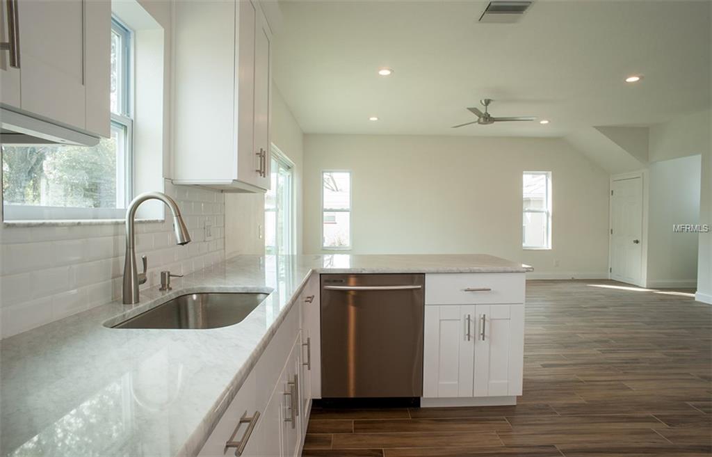 105 N FREDRICA AVENUE, CLEARWATER, Florida 33755, 3 Bedrooms Bedrooms, 8 Rooms Rooms,2 BathroomsBathrooms,Residential,For sale,FREDRICA,U7837096