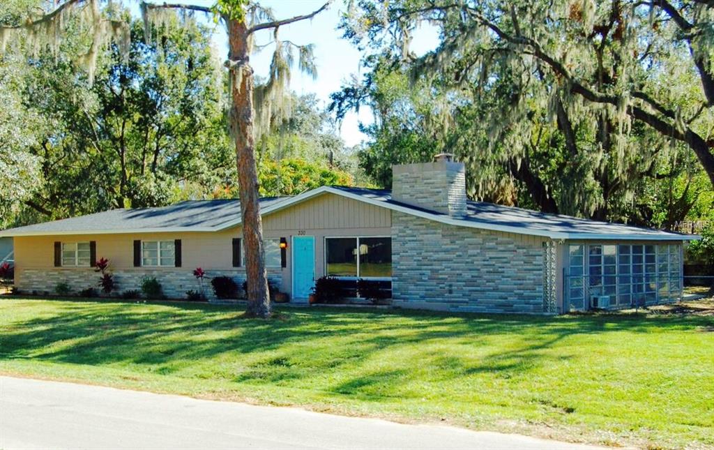 330 BLUEBIRD AVENUE, LAKELAND, Florida 33809, 3 Bedrooms Bedrooms, 5 Rooms Rooms,2 BathroomsBathrooms,Residential,For sale,BLUEBIRD,A4204237