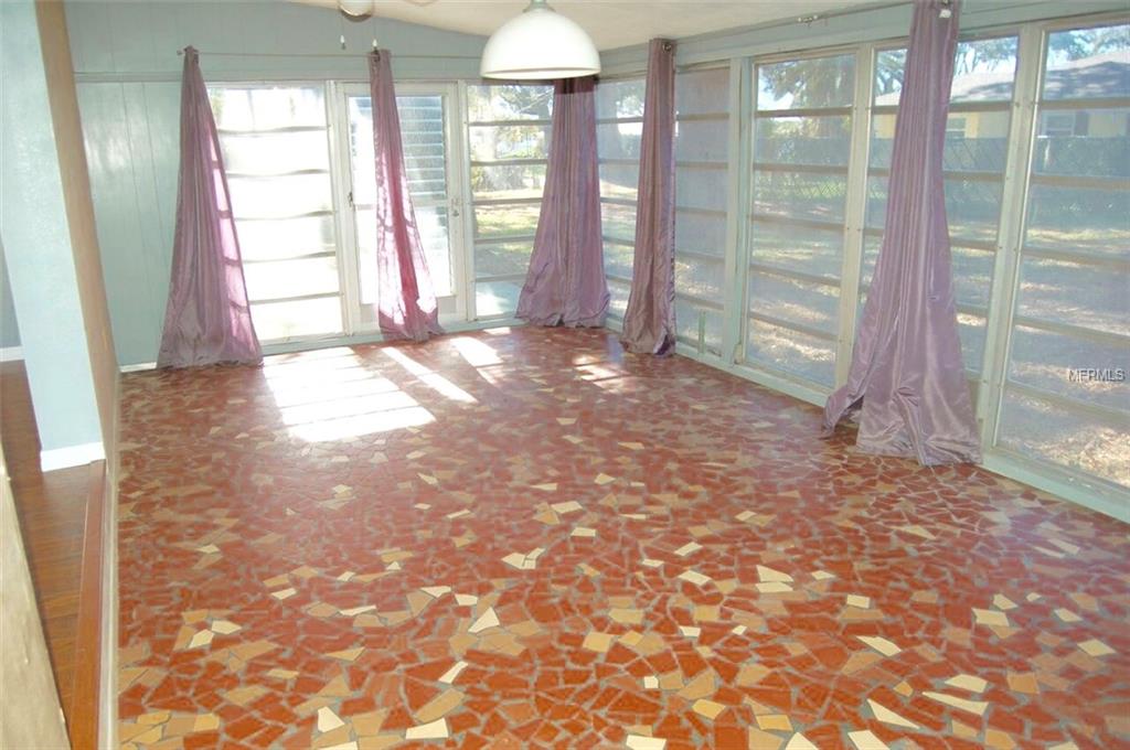 330 BLUEBIRD AVENUE, LAKELAND, Florida 33809, 3 Bedrooms Bedrooms, 5 Rooms Rooms,2 BathroomsBathrooms,Residential,For sale,BLUEBIRD,A4204237