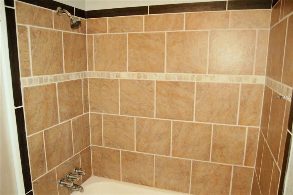 330 BLUEBIRD AVENUE, LAKELAND, Florida 33809, 3 Bedrooms Bedrooms, 5 Rooms Rooms,2 BathroomsBathrooms,Residential,For sale,BLUEBIRD,A4204237