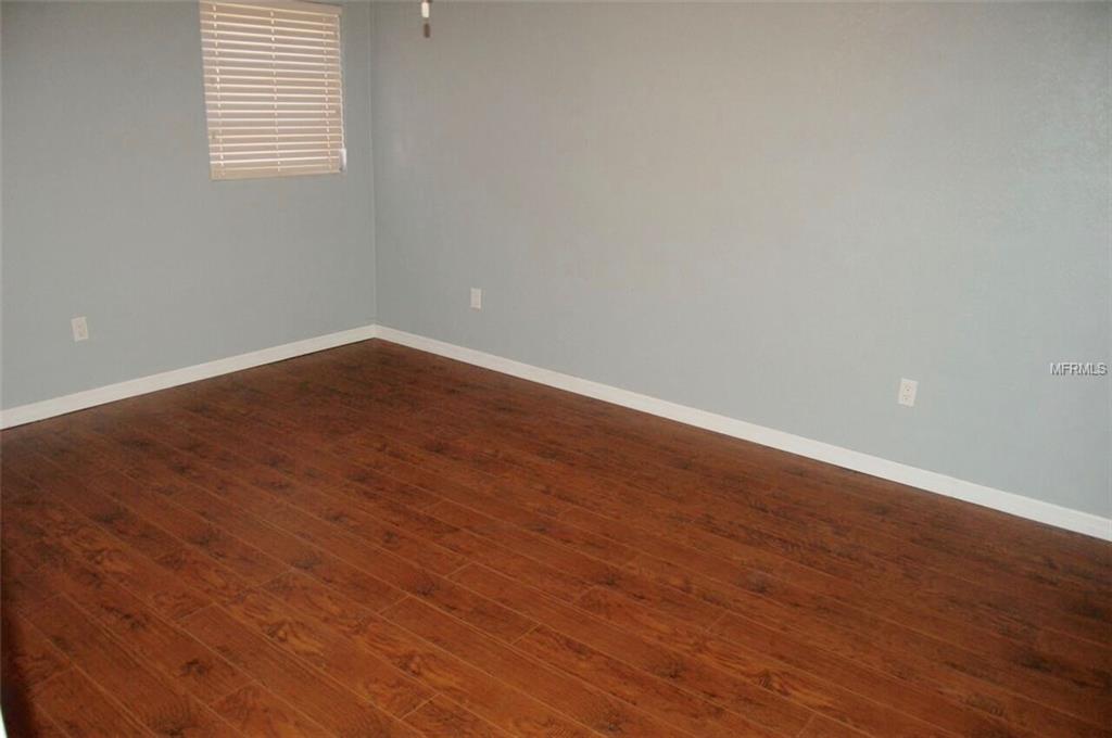 330 BLUEBIRD AVENUE, LAKELAND, Florida 33809, 3 Bedrooms Bedrooms, 5 Rooms Rooms,2 BathroomsBathrooms,Residential,For sale,BLUEBIRD,A4204237