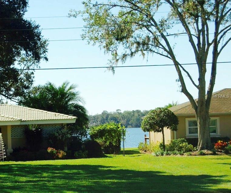 330 BLUEBIRD AVENUE, LAKELAND, Florida 33809, 3 Bedrooms Bedrooms, 5 Rooms Rooms,2 BathroomsBathrooms,Residential,For sale,BLUEBIRD,A4204237