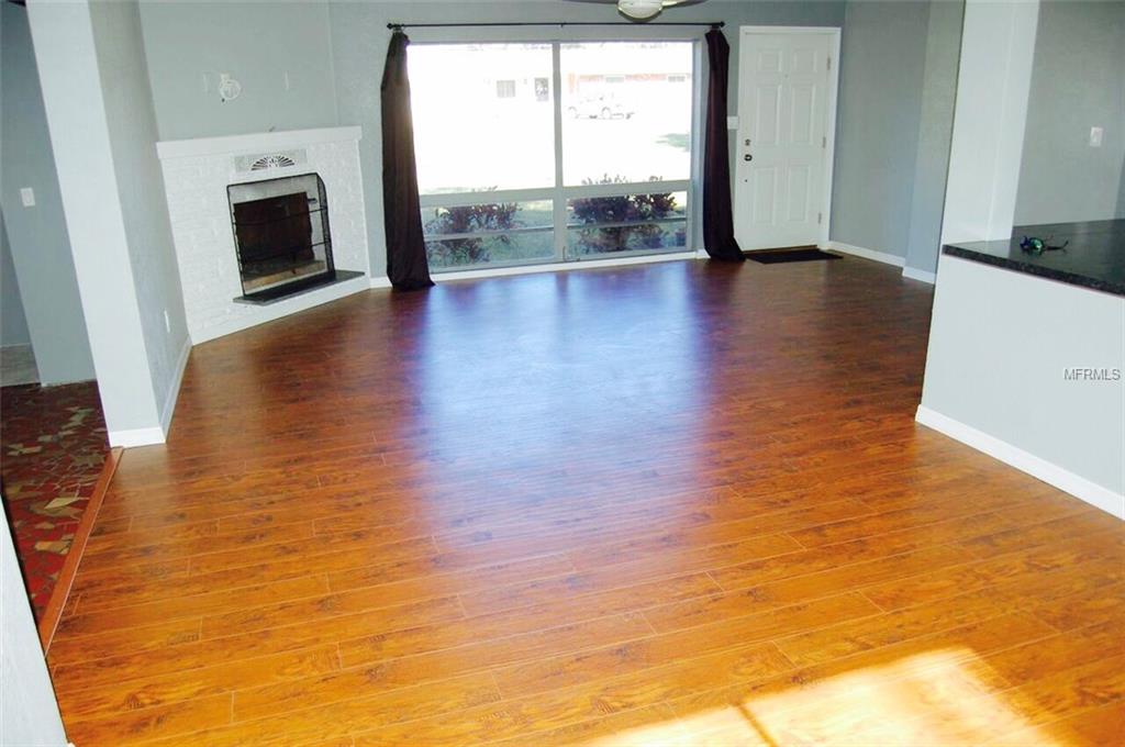 330 BLUEBIRD AVENUE, LAKELAND, Florida 33809, 3 Bedrooms Bedrooms, 5 Rooms Rooms,2 BathroomsBathrooms,Residential,For sale,BLUEBIRD,A4204237