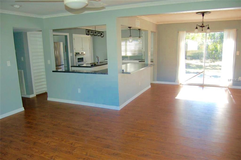 330 BLUEBIRD AVENUE, LAKELAND, Florida 33809, 3 Bedrooms Bedrooms, 5 Rooms Rooms,2 BathroomsBathrooms,Residential,For sale,BLUEBIRD,A4204237