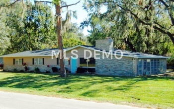 330 BLUEBIRD AVENUE, LAKELAND, Florida 33809, 3 Bedrooms Bedrooms, 5 Rooms Rooms,2 BathroomsBathrooms,Residential,For sale,BLUEBIRD,A4204237