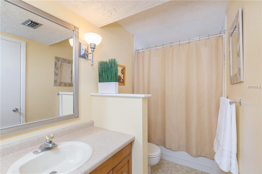7000 SUNSET DRIVE S, SOUTH PASADENA, Florida 33707, 1 Bedroom Bedrooms, 3 Rooms Rooms,1 BathroomBathrooms,Residential,For sale,SUNSET,U7846381