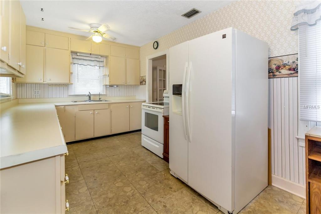 1217 LAKE DOWNEY DRIVE, ORLANDO, Florida 32825, 3 Bedrooms Bedrooms, 6 Rooms Rooms,2 BathroomsBathrooms,Residential,For sale,LAKE DOWNEY,O5561800