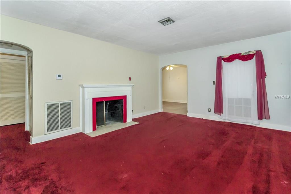 1217 LAKE DOWNEY DRIVE, ORLANDO, Florida 32825, 3 Bedrooms Bedrooms, 6 Rooms Rooms,2 BathroomsBathrooms,Residential,For sale,LAKE DOWNEY,O5561800