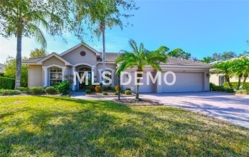 6914 TREYMORE COURT, SARASOTA, Florida 34243, 3 Bedrooms Bedrooms, 8 Rooms Rooms,3 BathroomsBathrooms,Residential,For sale,TREYMORE,A4207152