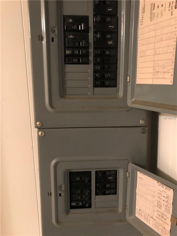 611 52ND AVENUE W, BRADENTON, Florida 34207, 3 Bedrooms Bedrooms, 7 Rooms Rooms,2 BathroomsBathrooms,Residential,For sale,52ND,A4208138