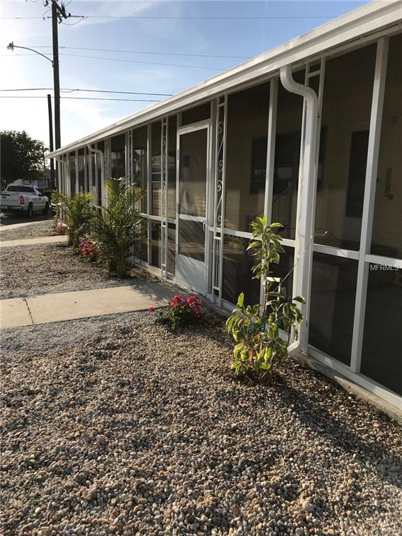 611 52ND AVENUE W, BRADENTON, Florida 34207, 3 Bedrooms Bedrooms, 7 Rooms Rooms,2 BathroomsBathrooms,Residential,For sale,52ND,A4208138