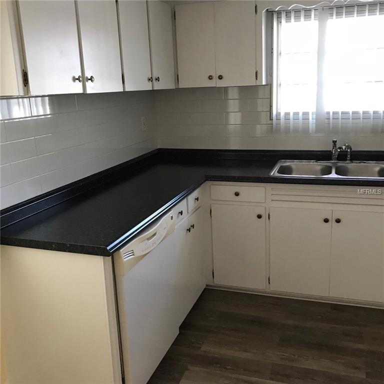 611 52ND AVENUE W, BRADENTON, Florida 34207, 3 Bedrooms Bedrooms, 7 Rooms Rooms,2 BathroomsBathrooms,Residential,For sale,52ND,A4208138