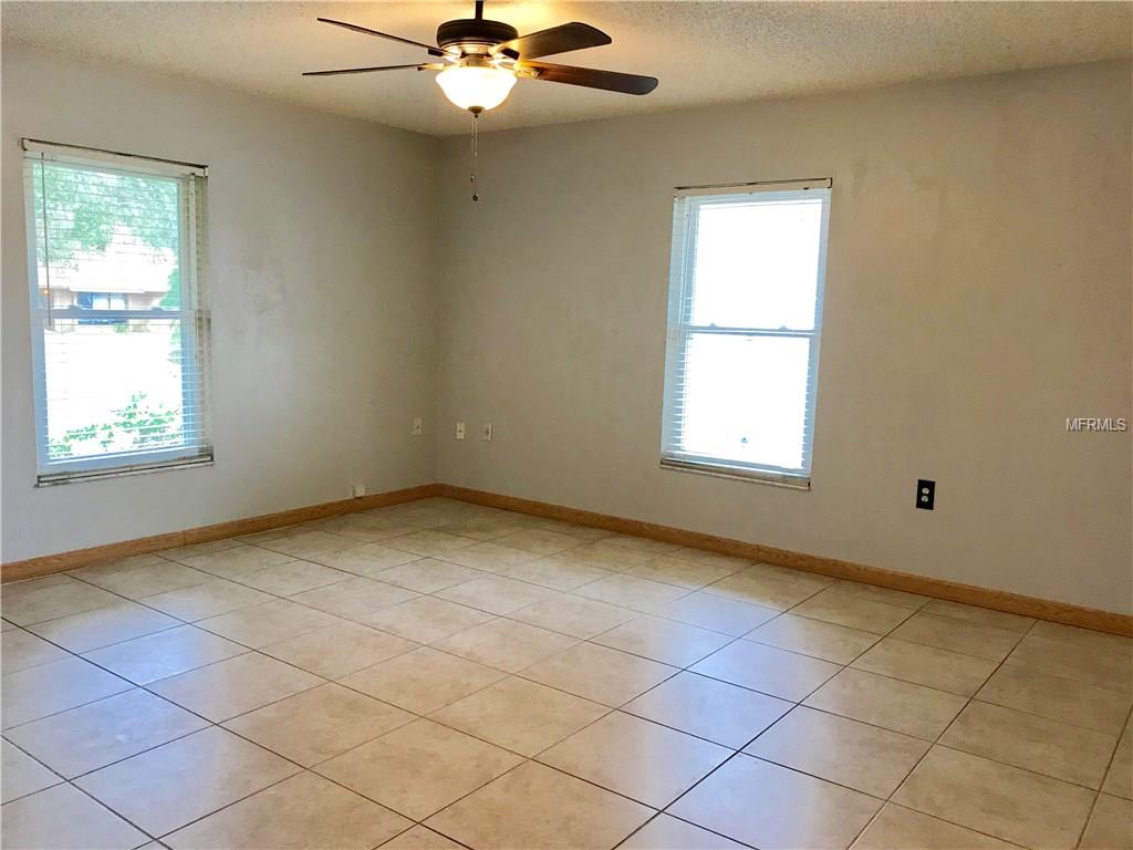 1884 LAKE HILL CIRCLE, ORLANDO, Florida 32818, 3 Bedrooms Bedrooms, 6 Rooms Rooms,2 BathroomsBathrooms,Residential,For sale,LAKE HILL,O5561801