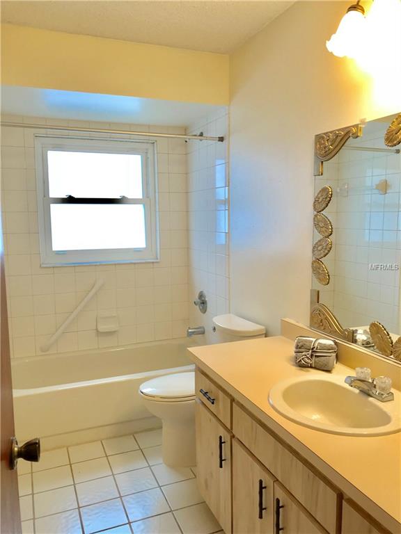 1884 LAKE HILL CIRCLE, ORLANDO, Florida 32818, 3 Bedrooms Bedrooms, 6 Rooms Rooms,2 BathroomsBathrooms,Residential,For sale,LAKE HILL,O5561801