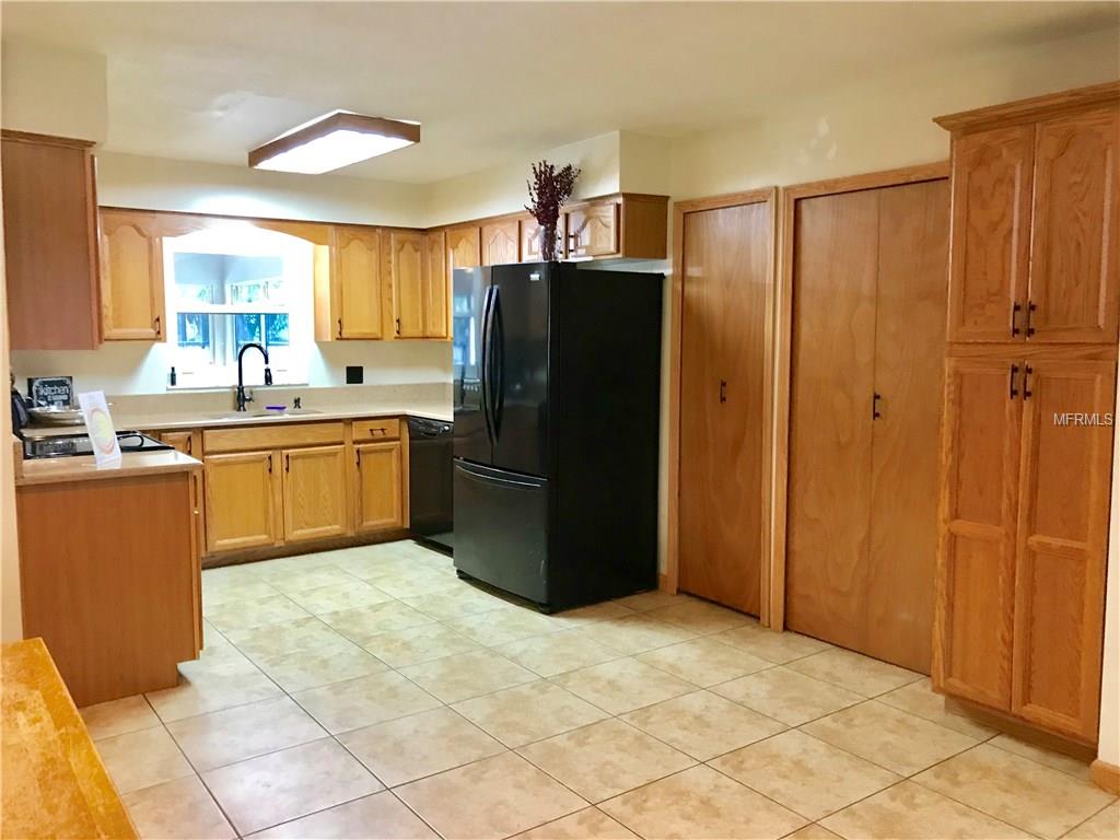 1884 LAKE HILL CIRCLE, ORLANDO, Florida 32818, 3 Bedrooms Bedrooms, 6 Rooms Rooms,2 BathroomsBathrooms,Residential,For sale,LAKE HILL,O5561801