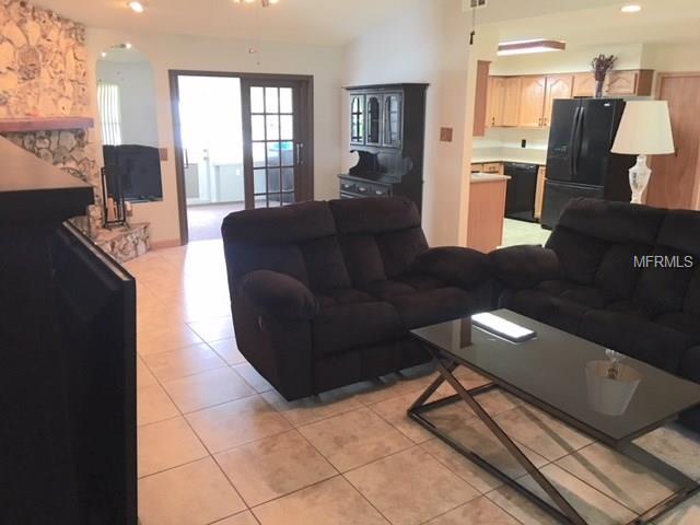 1884 LAKE HILL CIRCLE, ORLANDO, Florida 32818, 3 Bedrooms Bedrooms, 6 Rooms Rooms,2 BathroomsBathrooms,Residential,For sale,LAKE HILL,O5561801