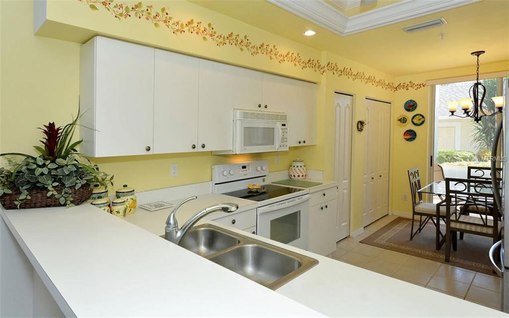 9570 HIGH GATE DRIVE, SARASOTA, Florida 34238, 2 Bedrooms Bedrooms, 5 Rooms Rooms,2 BathroomsBathrooms,Residential,For sale,HIGH GATE,A4196327