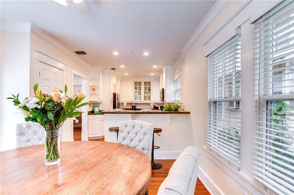 514 N SUMMERLIN AVENUE, ORLANDO, Florida 32803, 3 Bedrooms Bedrooms, 8 Rooms Rooms,2 BathroomsBathrooms,Residential,For sale,SUMMERLIN,O5553429