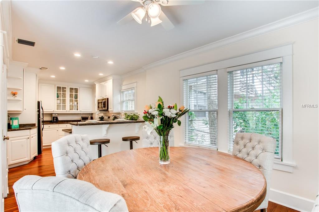 514 N SUMMERLIN AVENUE, ORLANDO, Florida 32803, 3 Bedrooms Bedrooms, 8 Rooms Rooms,2 BathroomsBathrooms,Residential,For sale,SUMMERLIN,O5553429