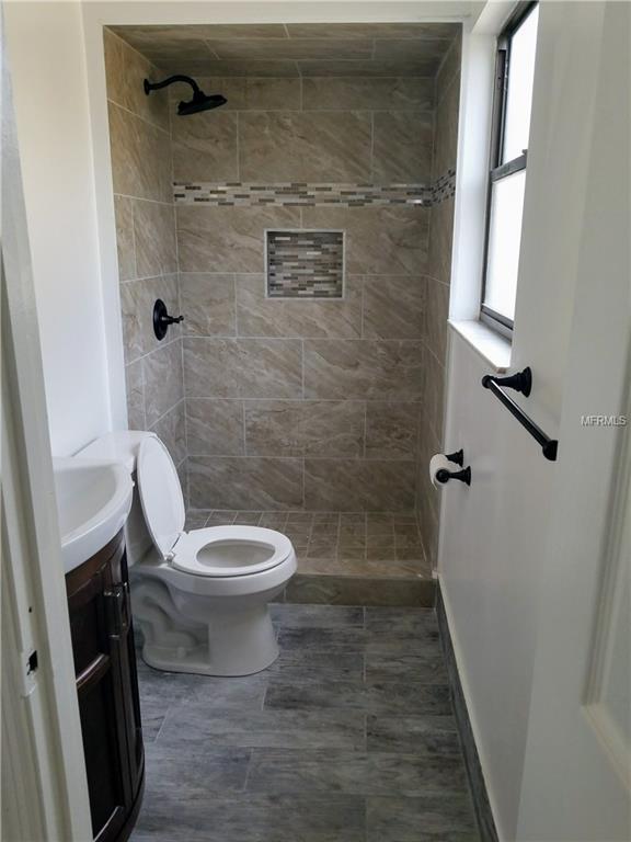 704 GROVE AVENUE, HOLLY HILL, Florida 32117, 3 Bedrooms Bedrooms, 5 Rooms Rooms,2 BathroomsBathrooms,Residential,For sale,GROVE,S4856968