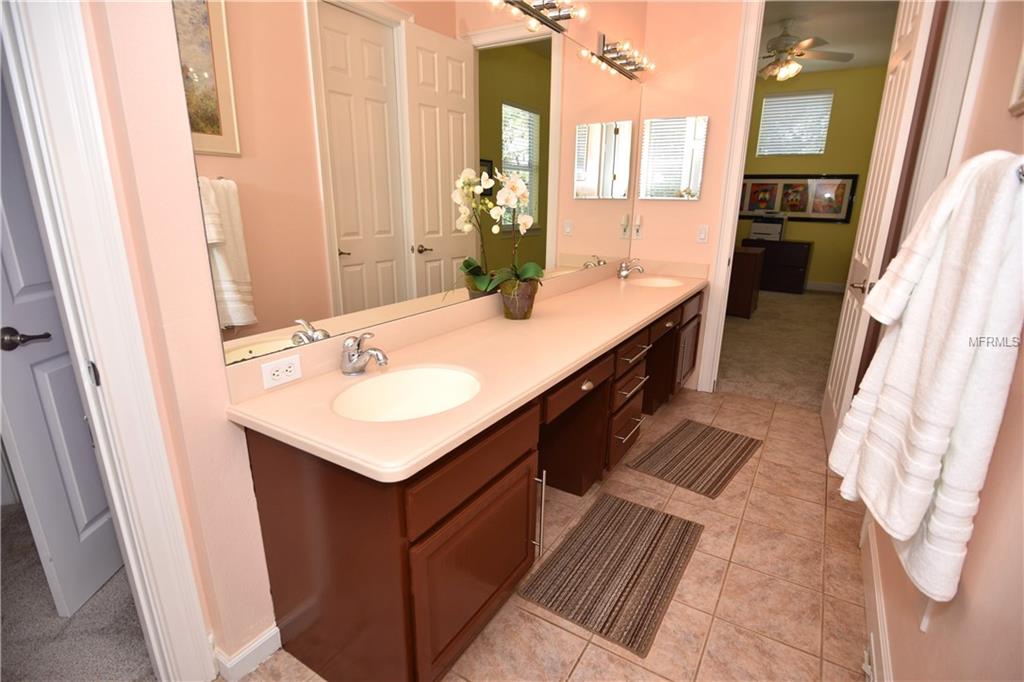 1405 HIDDEN OAKS BEND, SAINT CLOUD, Florida 34771, 6 Bedrooms Bedrooms, 8 Rooms Rooms,4 BathroomsBathrooms,Residential,For sale,HIDDEN OAKS,O5528313