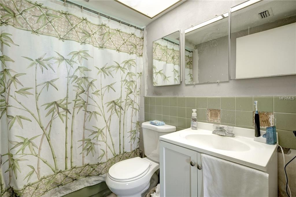 7709 HOLLYRIDGE DRIVE, NEW PORT RICHEY, Florida 34653, 2 Bedrooms Bedrooms, 3 Rooms Rooms,2 BathroomsBathrooms,Residential,For sale,HOLLYRIDGE,U7832237