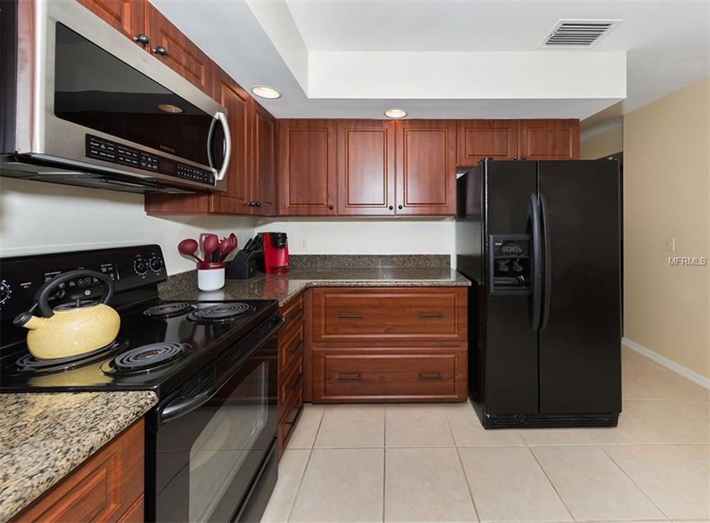 821 HARRINGTON LAKE LANE, VENICE, Florida 34293, 2 Bedrooms Bedrooms, 6 Rooms Rooms,2 BathroomsBathrooms,Residential,For sale,HARRINGTON LAKE,A4208501