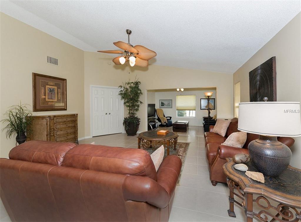 821 HARRINGTON LAKE LANE, VENICE, Florida 34293, 2 Bedrooms Bedrooms, 6 Rooms Rooms,2 BathroomsBathrooms,Residential,For sale,HARRINGTON LAKE,A4208501
