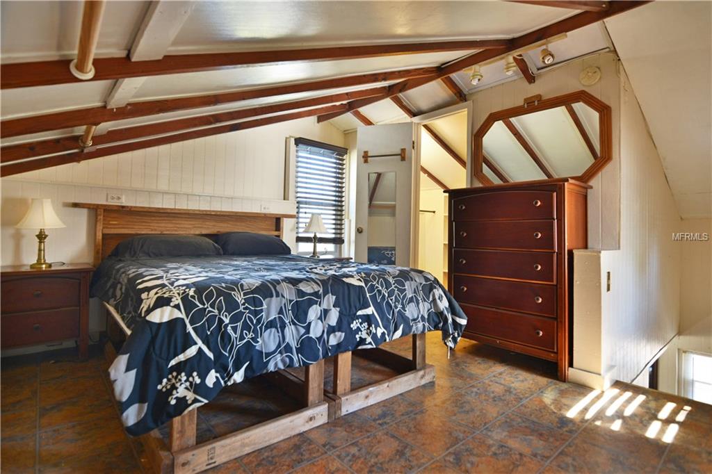 251 JENNICA COURT, GENEVA, Florida 32732, 6 Bedrooms Bedrooms, 4 Rooms Rooms,3 BathroomsBathrooms,Residential,For sale,JENNICA,O5559979