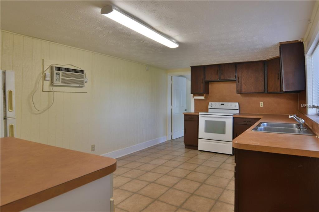 251 JENNICA COURT, GENEVA, Florida 32732, 6 Bedrooms Bedrooms, 4 Rooms Rooms,3 BathroomsBathrooms,Residential,For sale,JENNICA,O5559979